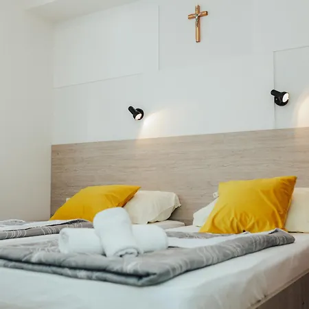 Sobe Francis Vendégház